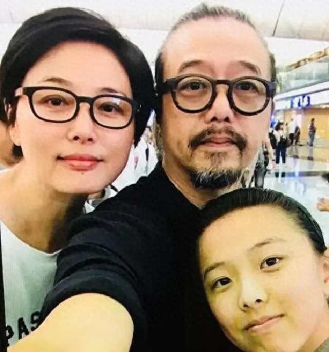 张锦程官宣离婚！20年中港婚姻落幕，异地三观不合成遗憾