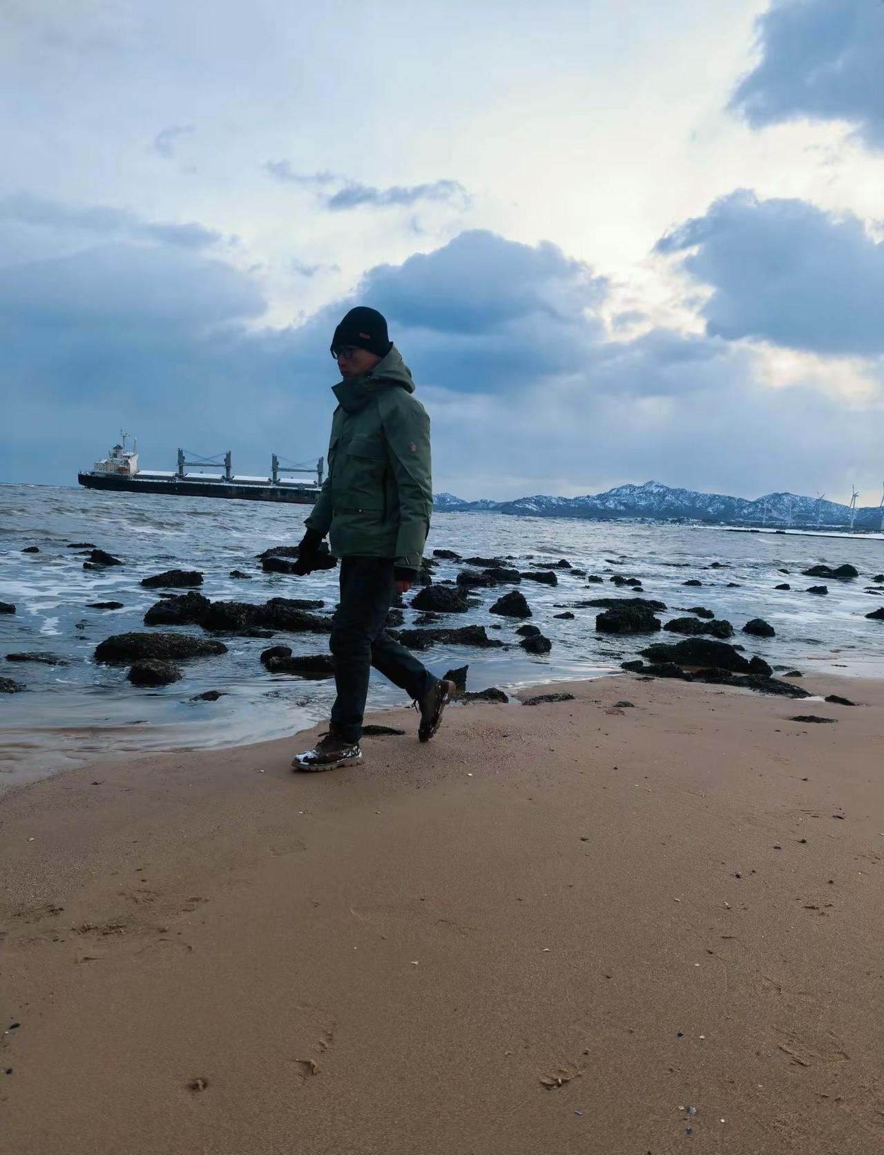 布鲁维斯号搁浅巨轮。布鲁维斯号搁浅巨轮 威海 呼和浩特 日出