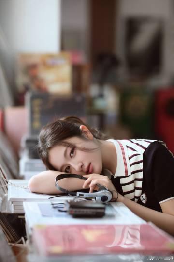 李兰迪学姐回校既视感谁不想要李兰迪这样的学姐 青春好靓丽的一张脸呀，我们的李兰迪