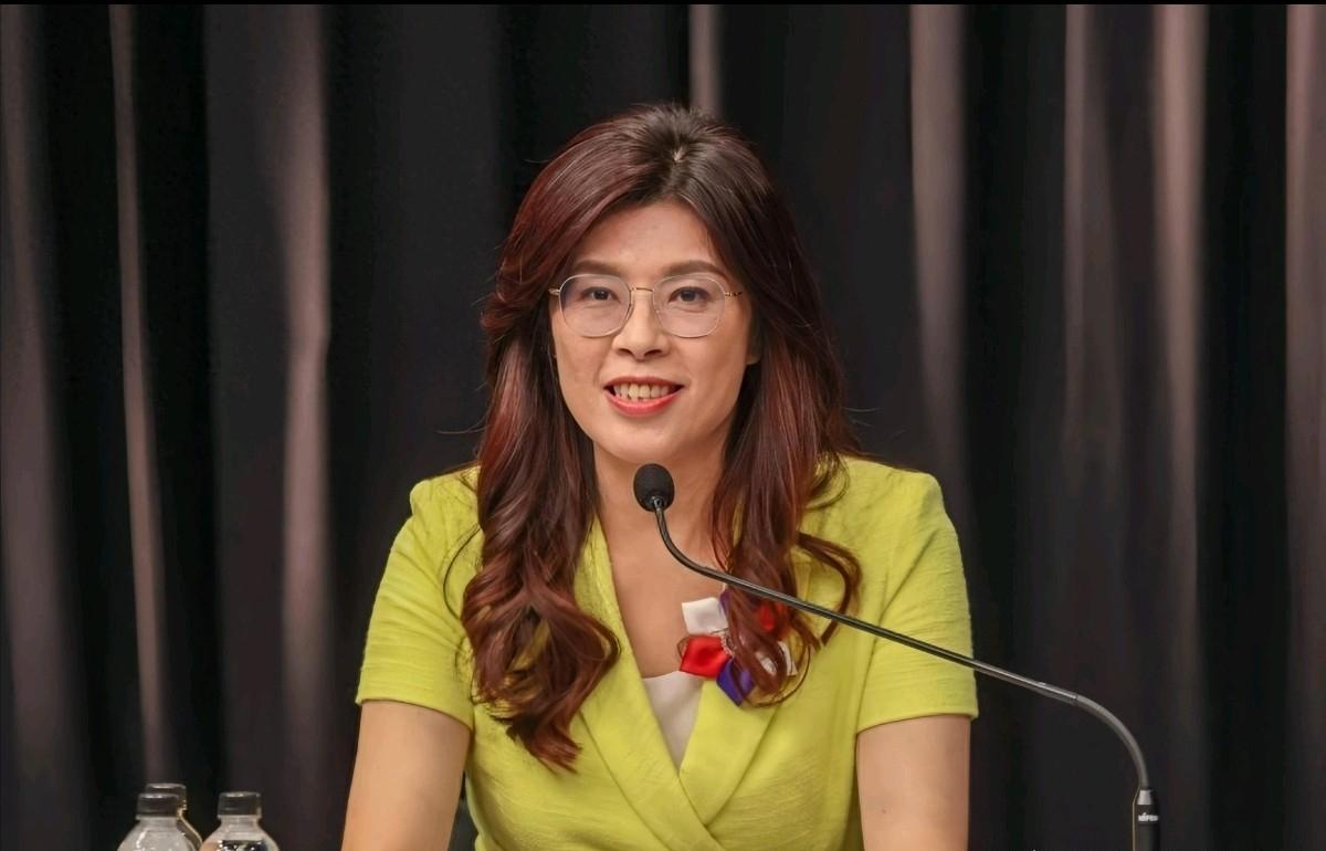 郑丽文这一招太高了！

民进党当局有意阻扰郑丽文访问中国大陆，结果郑丽文反将一军