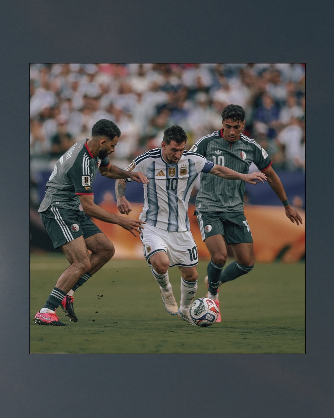 BootsCapture Leo v Algeria📷 Alex Pantli
