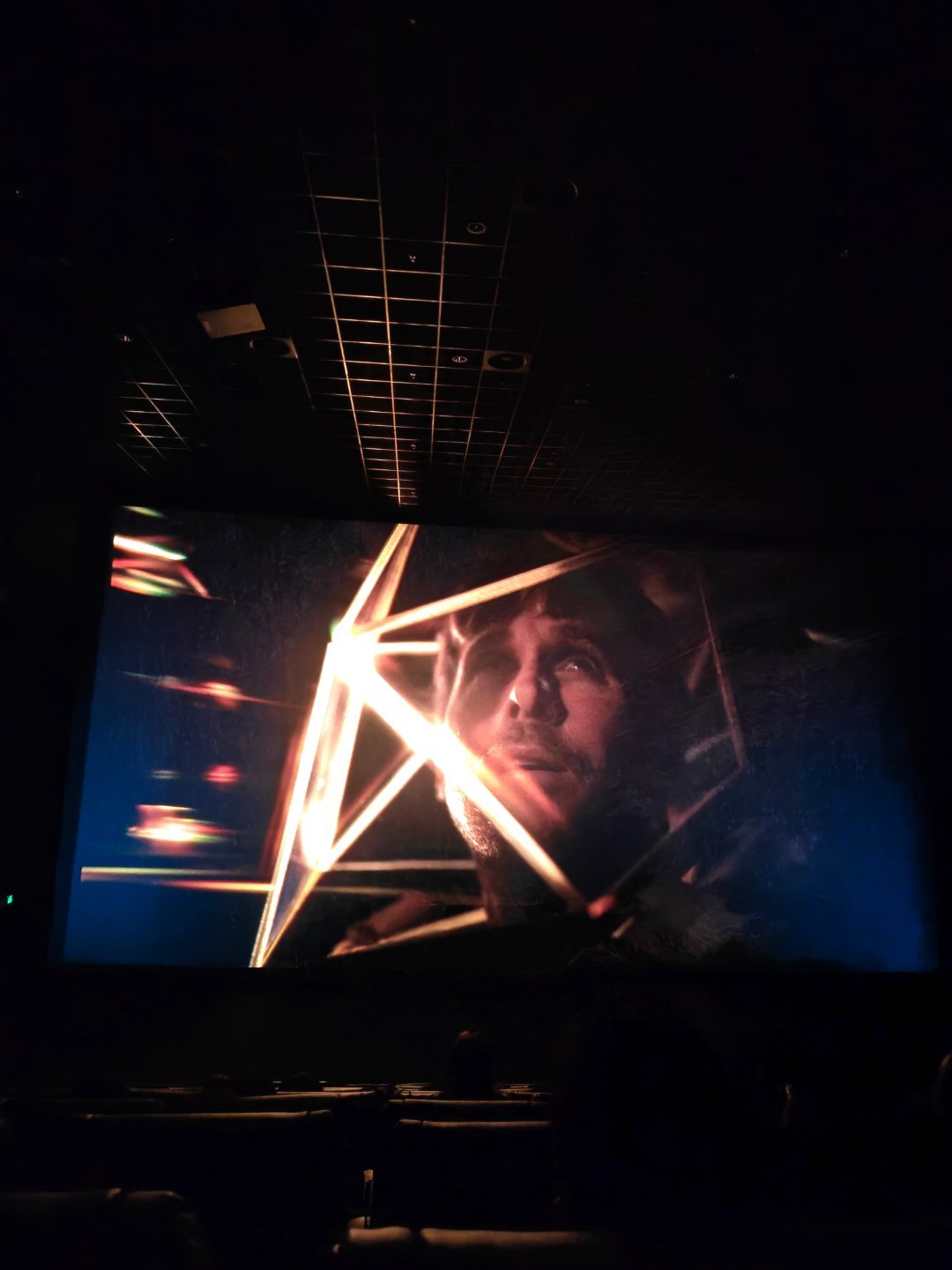 看了《挽救计划》这部电影，没想到这部电影没有怎么营销竟然出乎意料的好看，很太喜欢