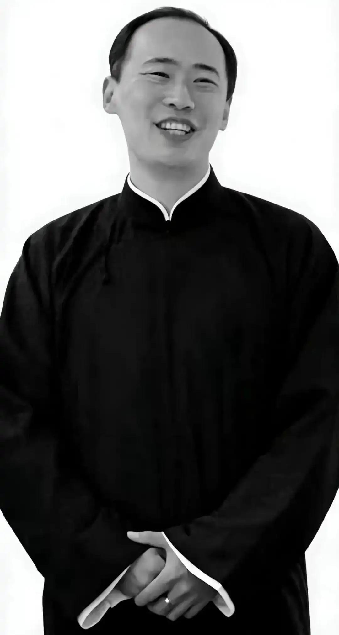 秦焰去世，我没害怕，
郭兰英去世，我也没害怕，
但相声演员李晓龙去世，我害怕了，