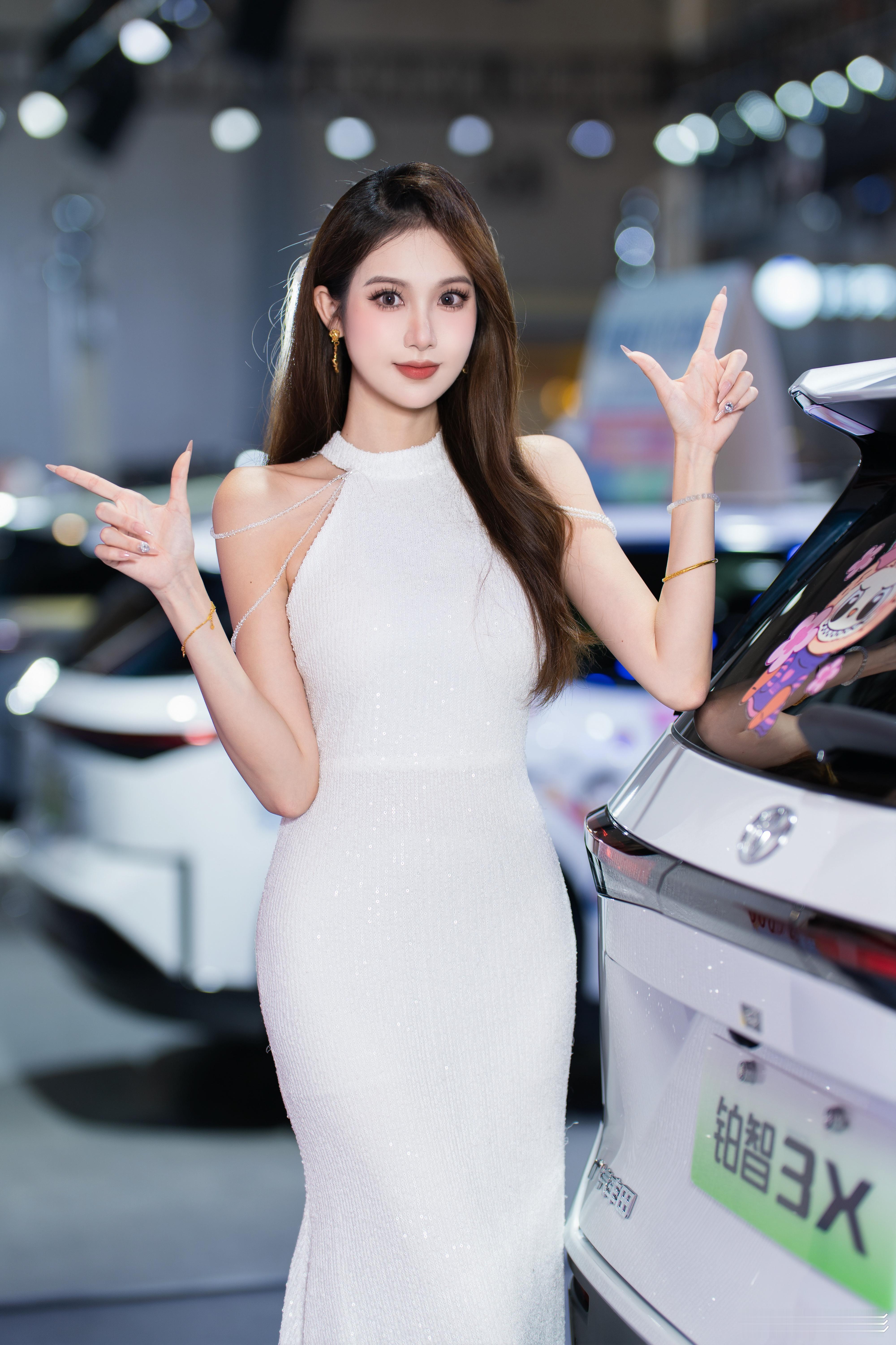 模特返片宝藏摄影博主推荐计划 模特：鱼蛋活动：佛山车展｜潭州国际车展 备注：拍照