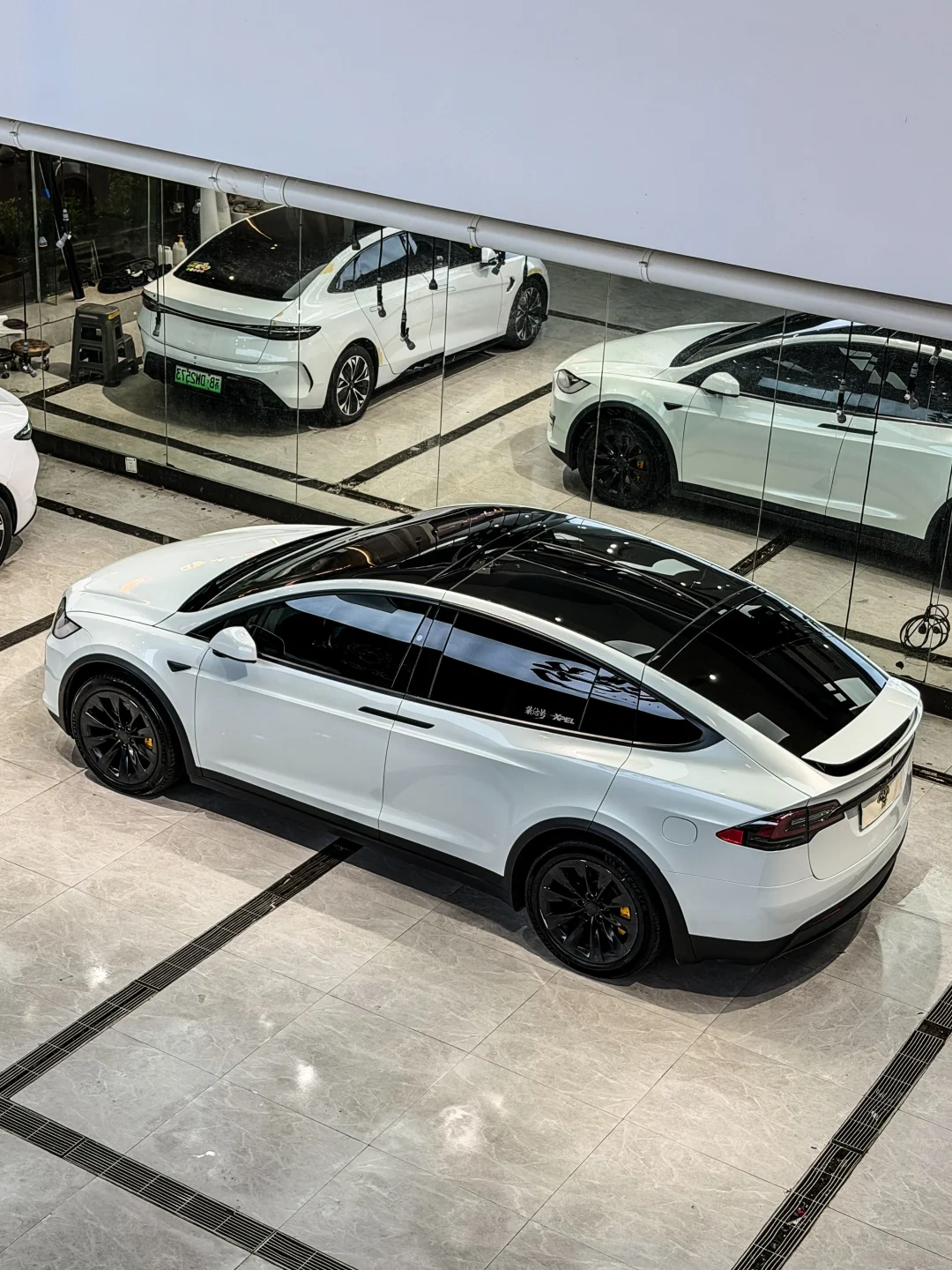 MODEL X 是卷也卷得赢 躺也躺得平