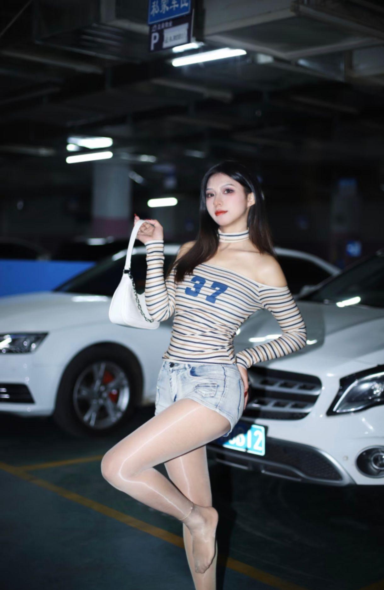 ootd每日穿搭 气质女神 街头时尚 美女 袜子