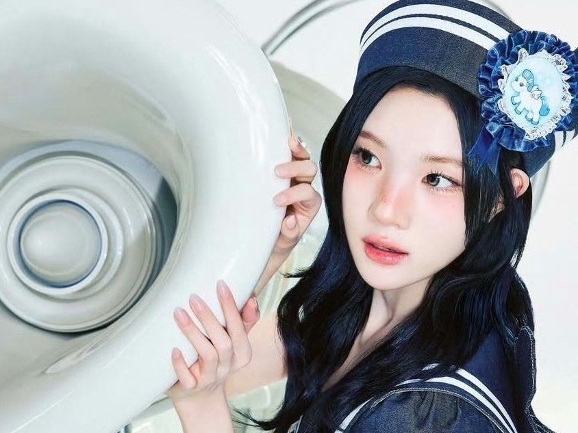 和去年今日公开的预告照一对比发现这次回归公司的审美真的提升了很多