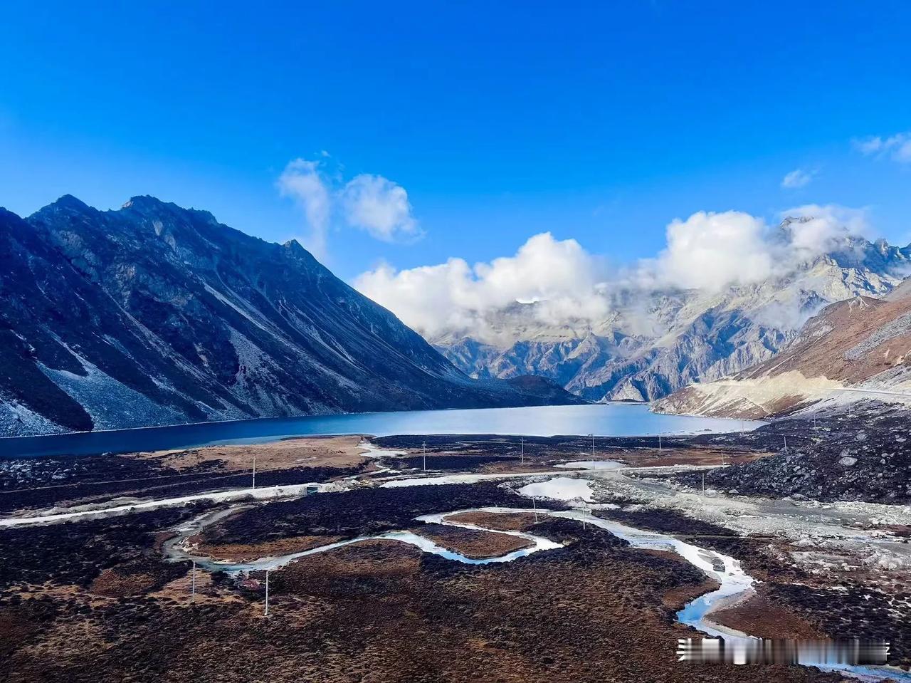 生活蕞美的状态就是
人静 物简心安（图- 李志勇）
西藏旅行藏源山南冬游西藏 奇