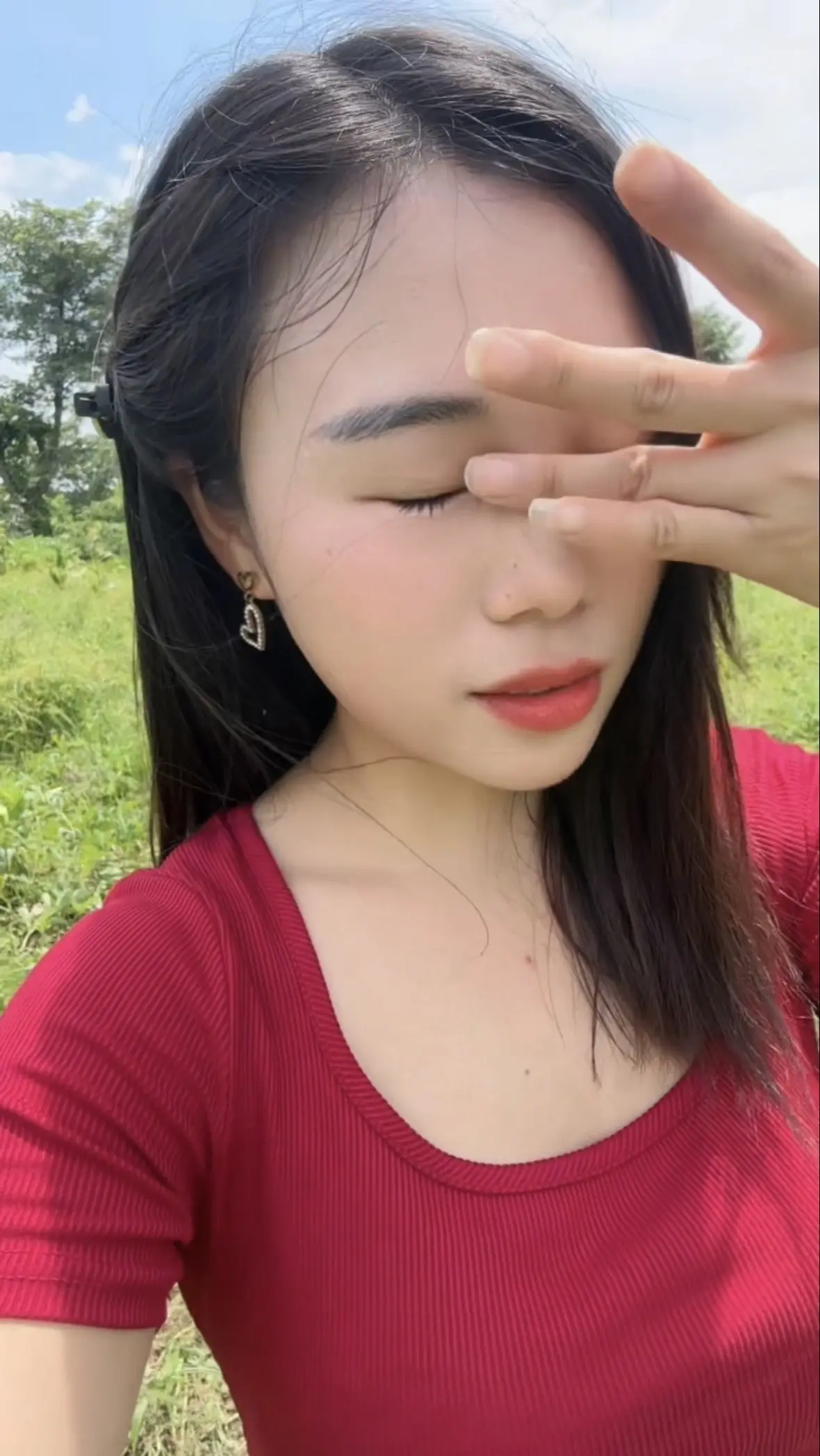 诗和远方只属于城里人，农村人只有干不完的农活，日出而作，日落而息…