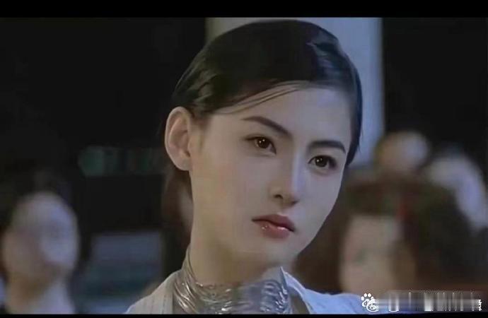 原来那些出圈神图，是靠美颜滤镜过的。  