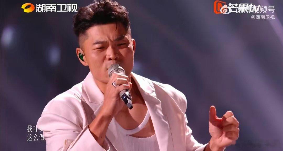 歌手直播胡彦斌编曲好怪歌手2026本期联名赛合唱《偏爱》看点十足，胡彦斌主导整体