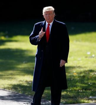 美国50州大爆发！900万人怒吼“不要国王”，特朗普这回真破防了。

美国彻底“