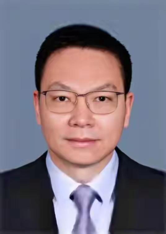 热点观点畅聊会 省政府副秘书长是副厅，翟德怀提升到副省级城市任副市长是提拔正厅。
