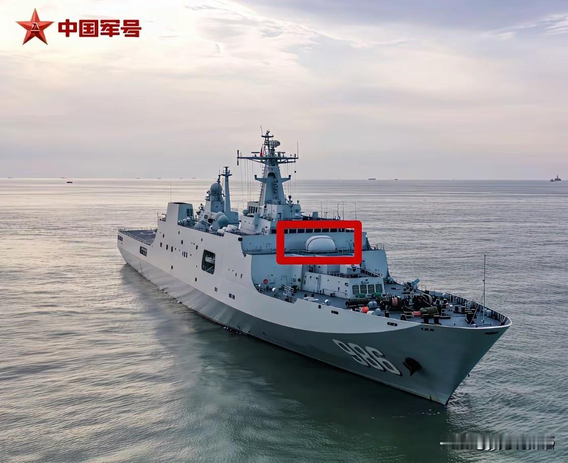 071型船坞登陆舰的主炮其实够用了，但是近防能力薄弱是其最大短板。自行激光武器系