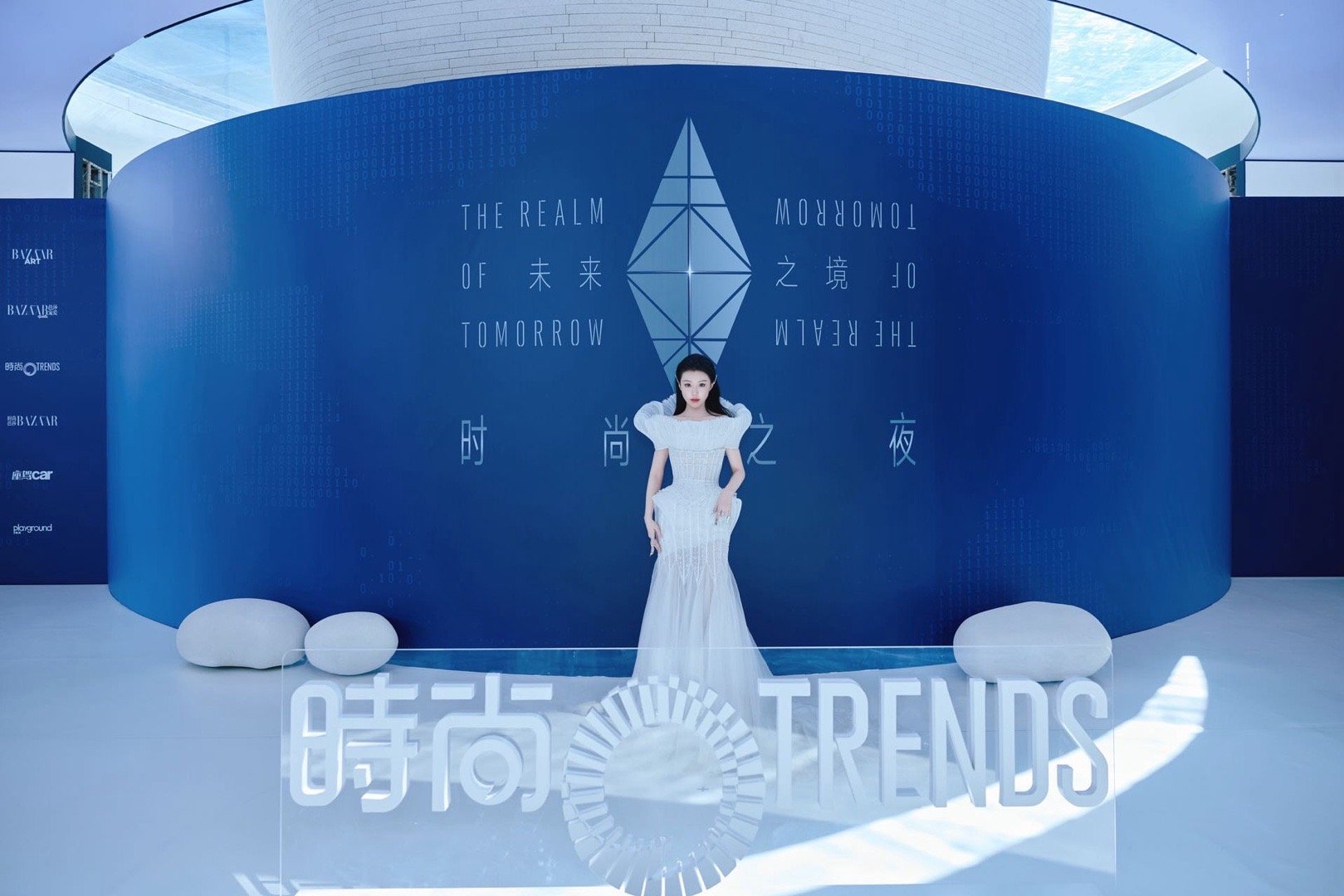 王鹤润工作室 姐那是回自己家王鹤润方否认回王青家 开局一个看不清的影像，后续全靠