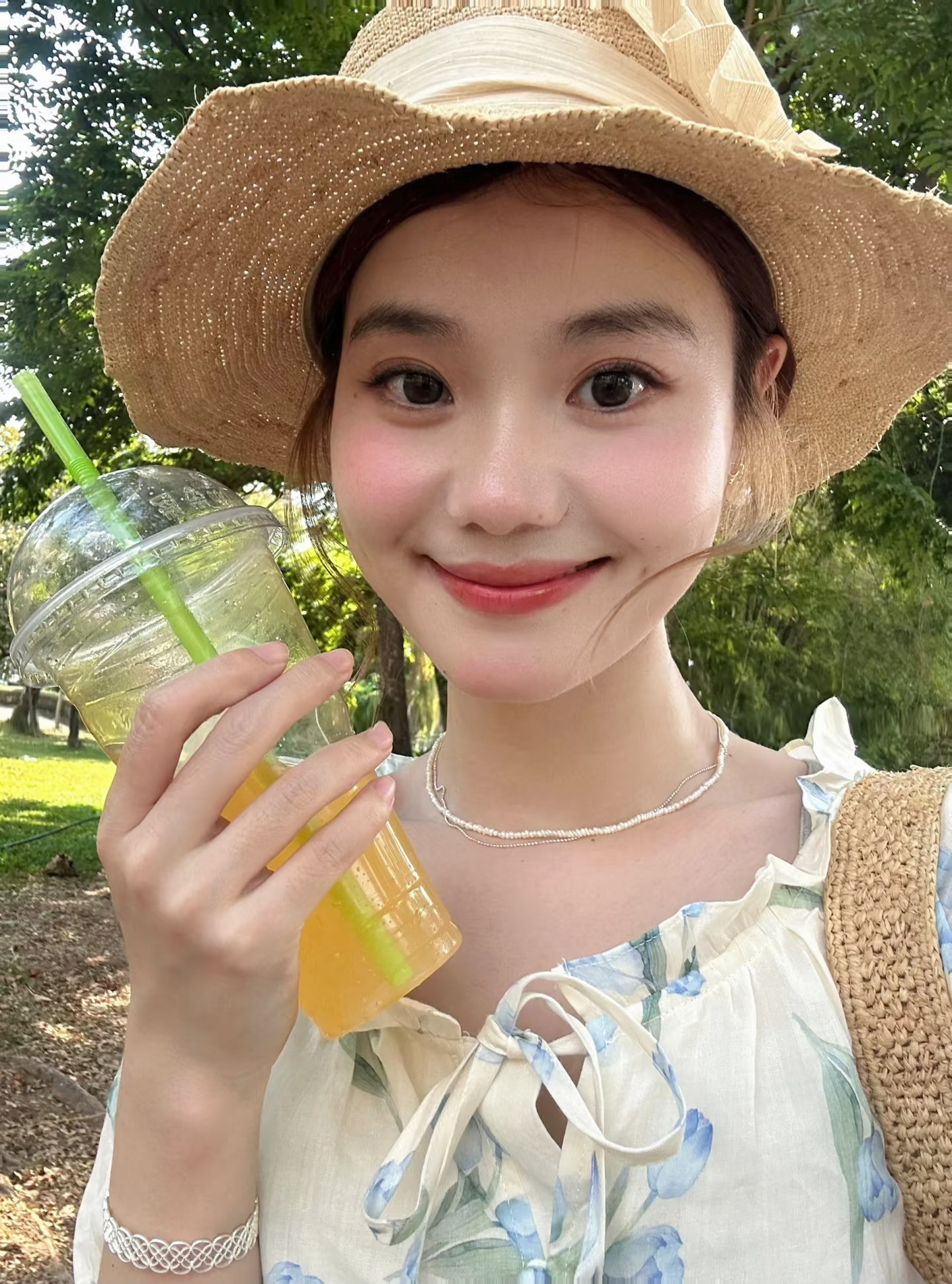 嘿！又来公园吸氧啦！🍃☀️