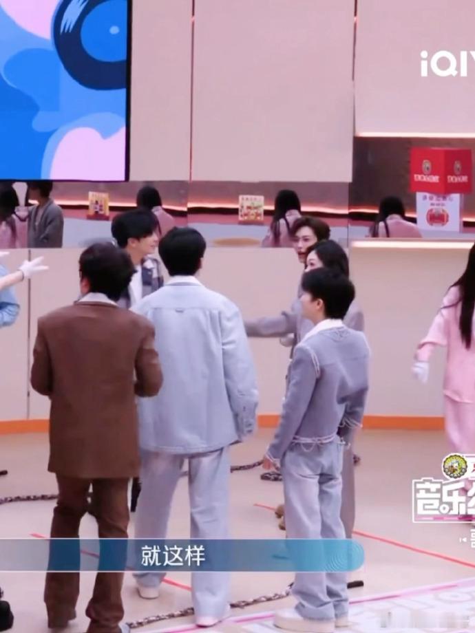 侯明昊音乐缘计划 谁懂啊，终于等到侯明昊的音乐舞台了，期待《友情提示》的音乐秀，