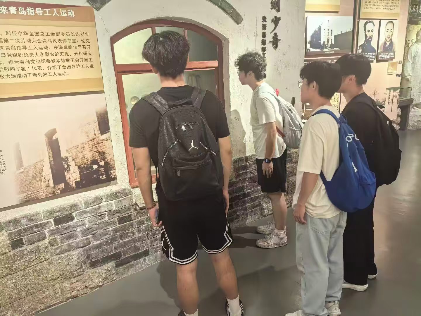 秦岭笑谈三下乡曲阜师范大学山东大学生暑假社会实践 曲阜师范大学工学院“步履赴流年