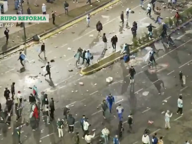 世界杯失利后阿根廷国内爆发骚乱 今天 90分钟无一脚射门的阿根廷输给西班牙失冠后