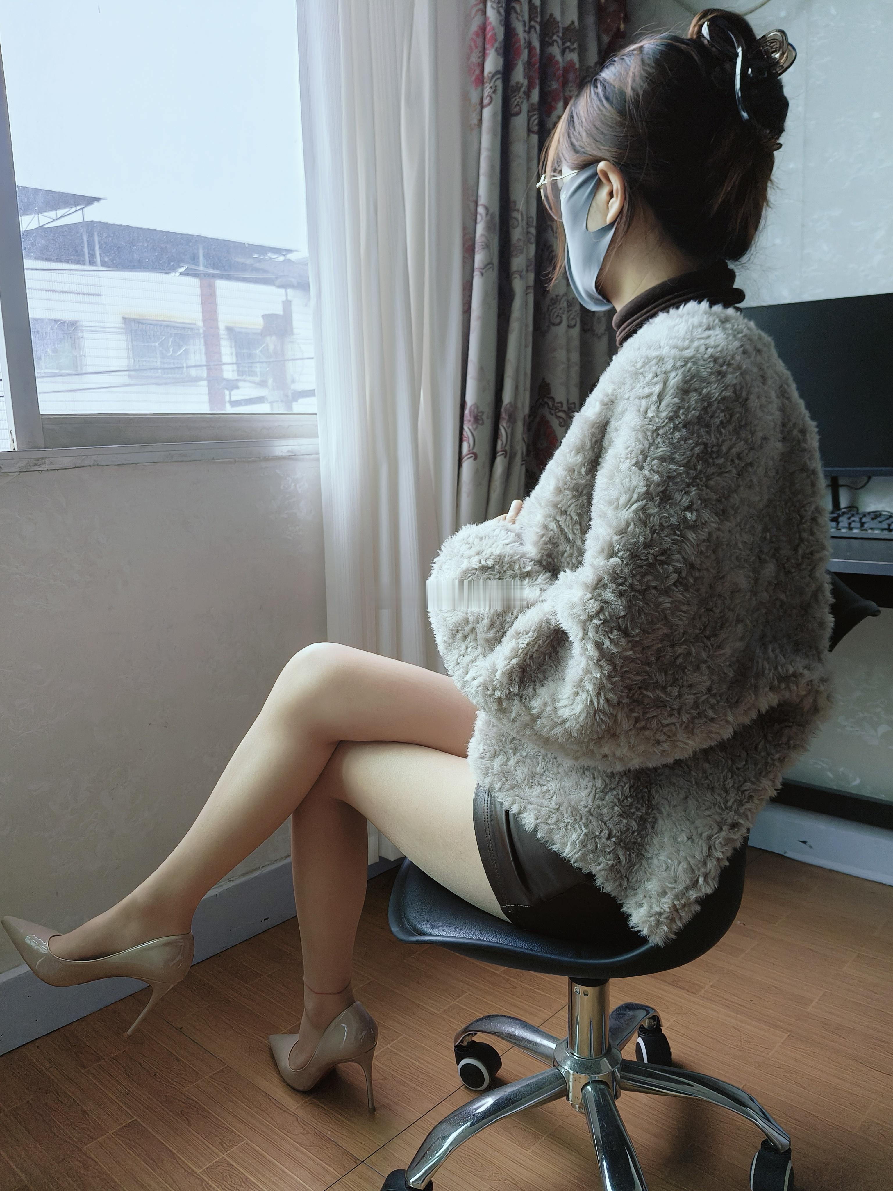 坐等春天，腿已上线。 