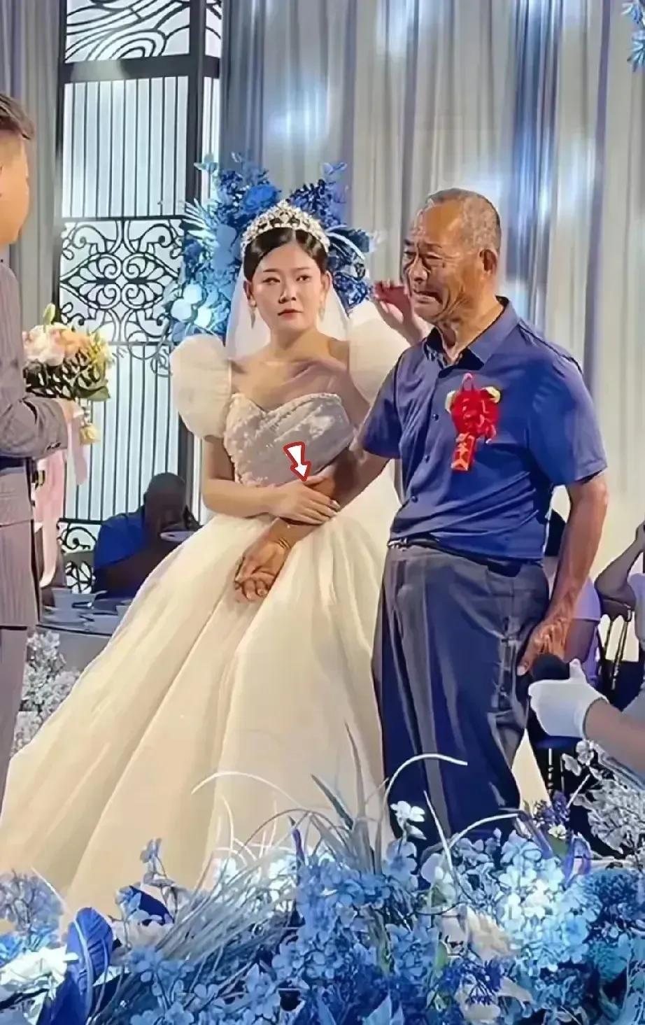山东，一女子马上要结婚了，女子直接跟男方说：“彩礼我一分钱不要、金子也不需要给我