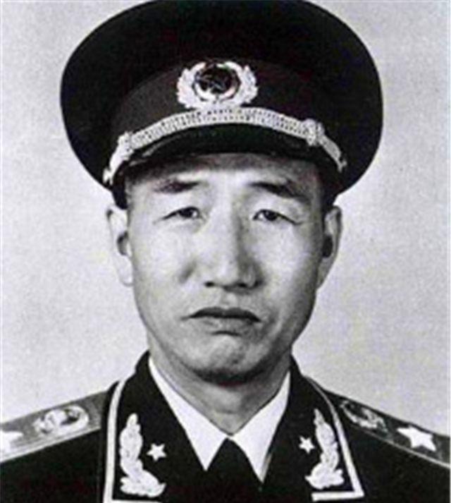 毛泽东写信给徐向前，内容让他疑惑不解：红军之间怎么可能互相攻打呢？
1935年9