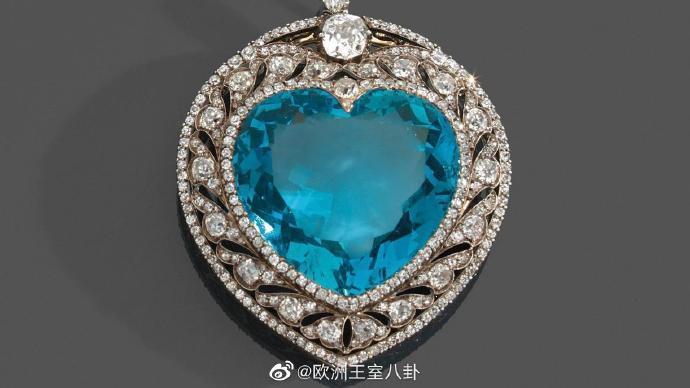 心形海蓝宝胸针/吊坠，由珠宝商Bolin设计制作，是1909年俄国伊丽莎白·马夫