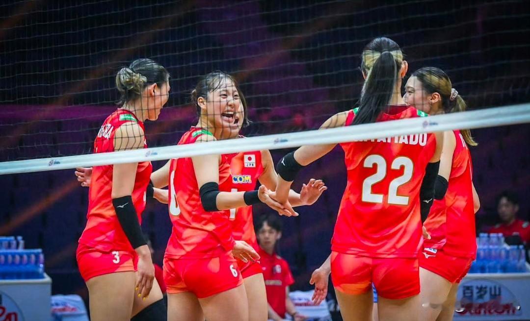 日本女排和泰国女排晋级半决赛！2026年女排亚锦赛1/4决赛，日本女排3-0中国