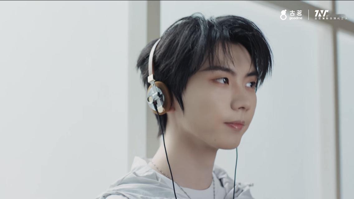 时代少年团古茗咖啡全球代言人  热爱，是一种主动的选择。以鲜活咖啡，赴少年热爱之