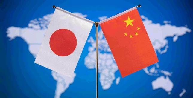 这次轮到日本强烈不满和抗议了！日本要求跟我们启动谈判，我们不予理会！4月20日，