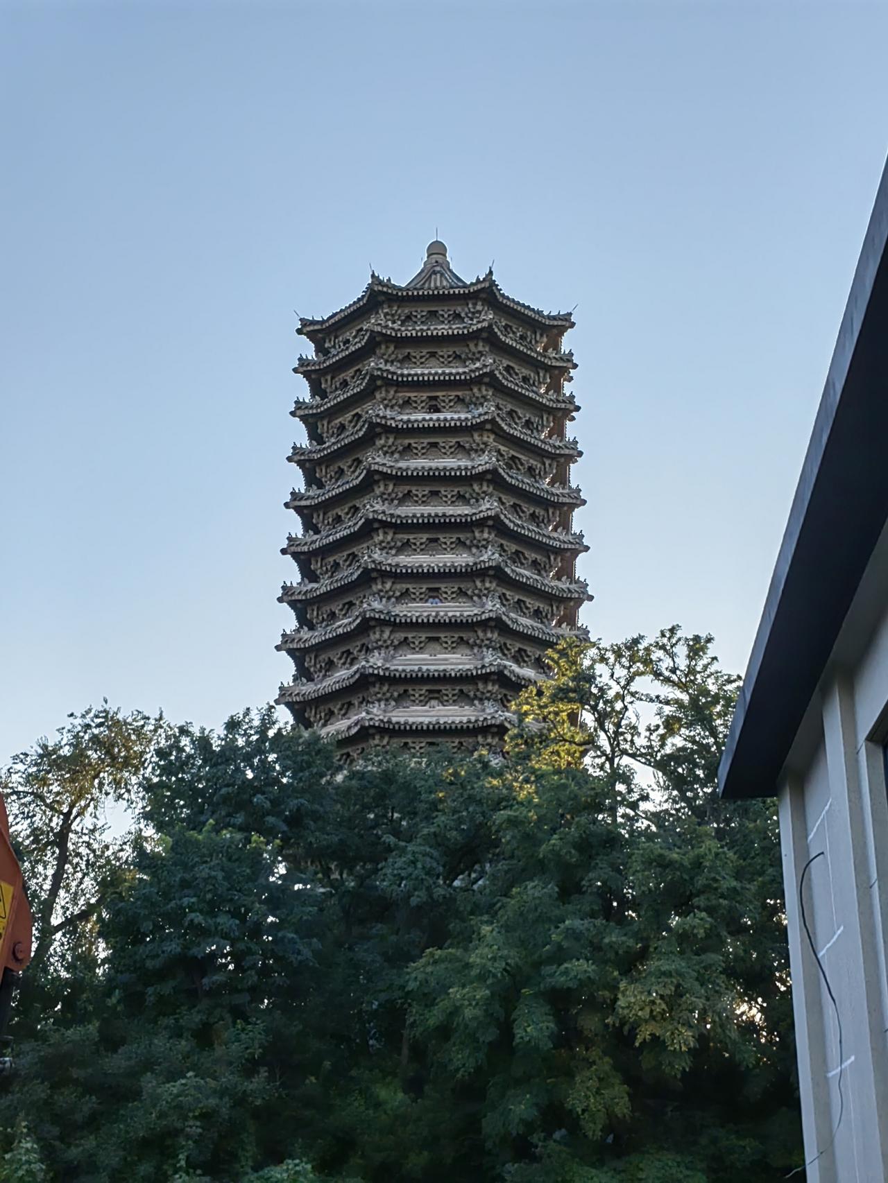 驻中东美军或将管控私人手机，防范情报外泄
 
路透社消息，美军中东最高指挥官发文