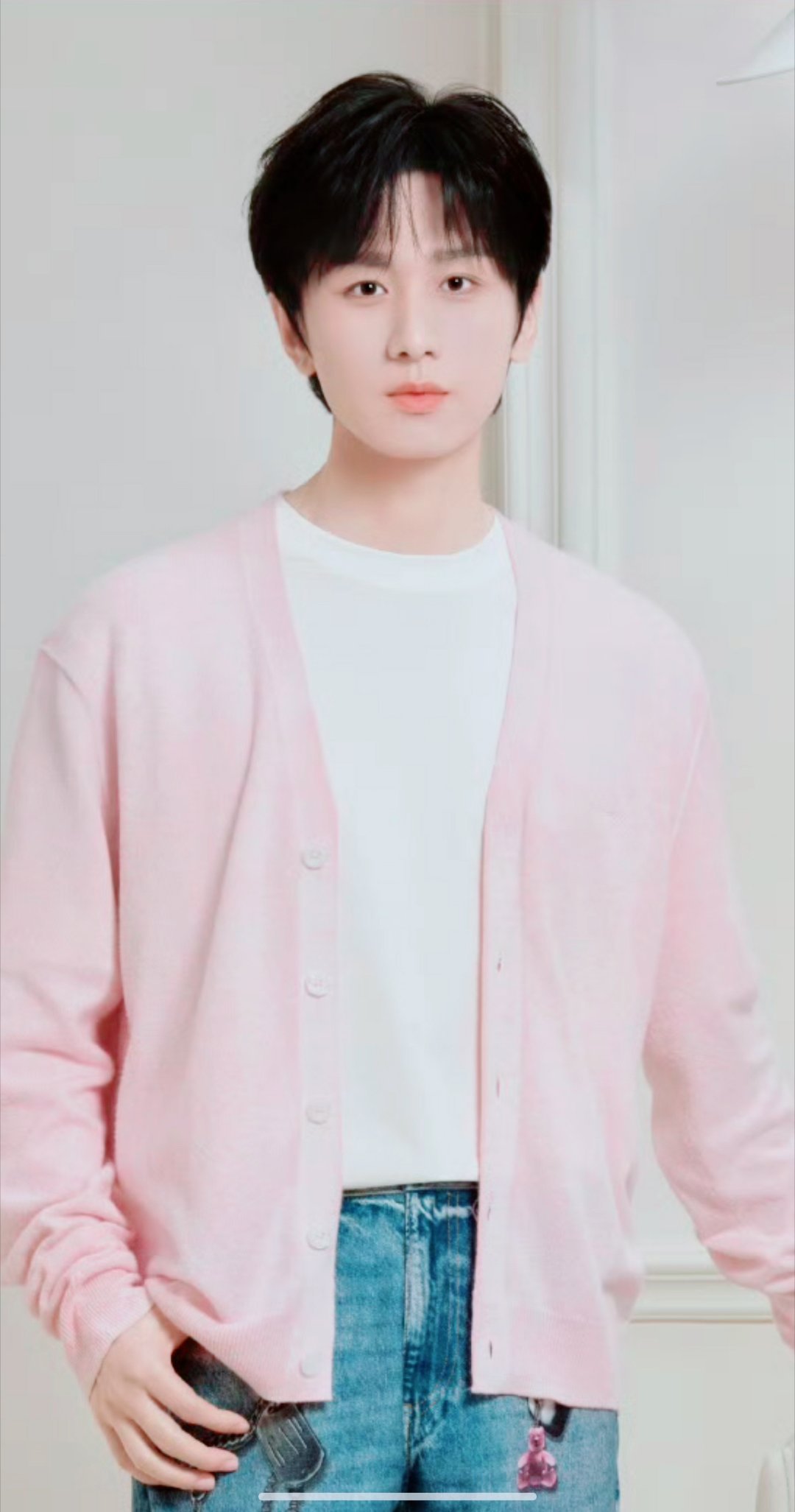 你猜为什么GAP给全球代言人成毅投99家大屏？？给品牌赚钱了呗。