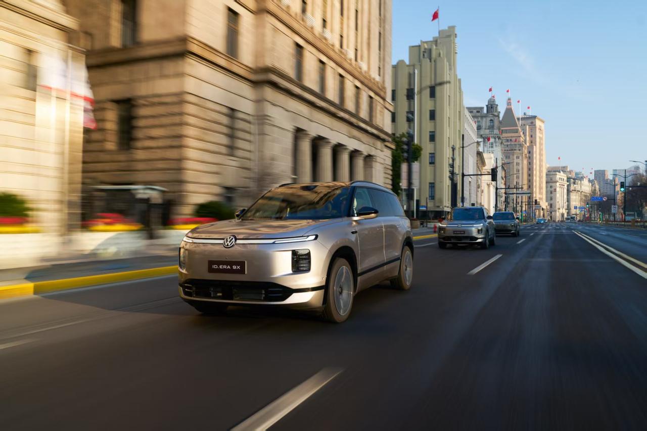 前几天一个朋友曾问我：“你说这年头买车，到底是买配置还是买技术？”

我一时没答