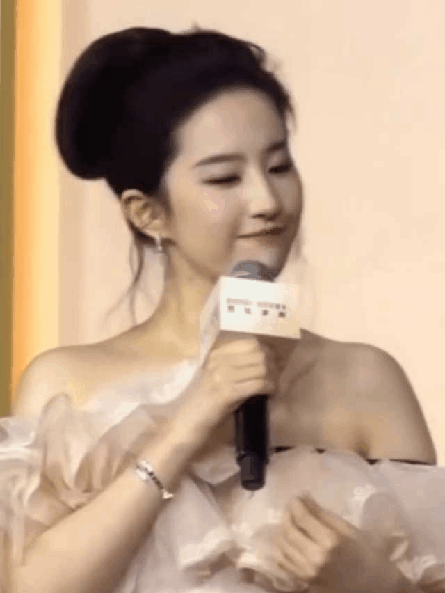 我梦想中自己39岁的样子妈妈呀 芭比波朗这场好多kol去了 各种角度的天仙生图生