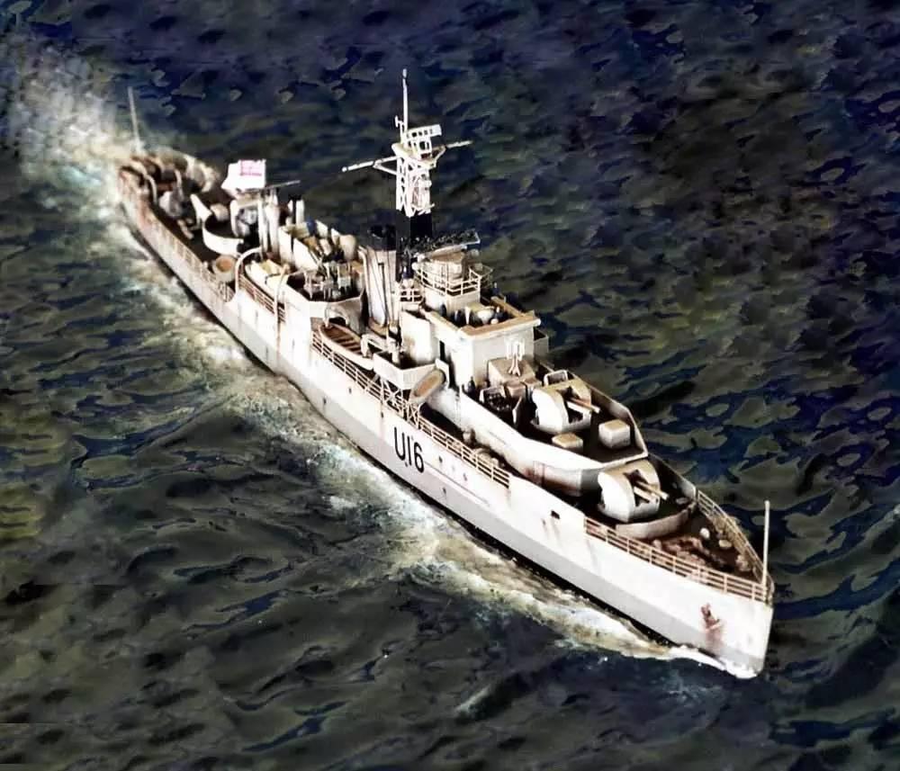 1949年4月20日，长江江阴段炮声隆隆。三野特种兵纵队的炮兵，正对着一艘英国军