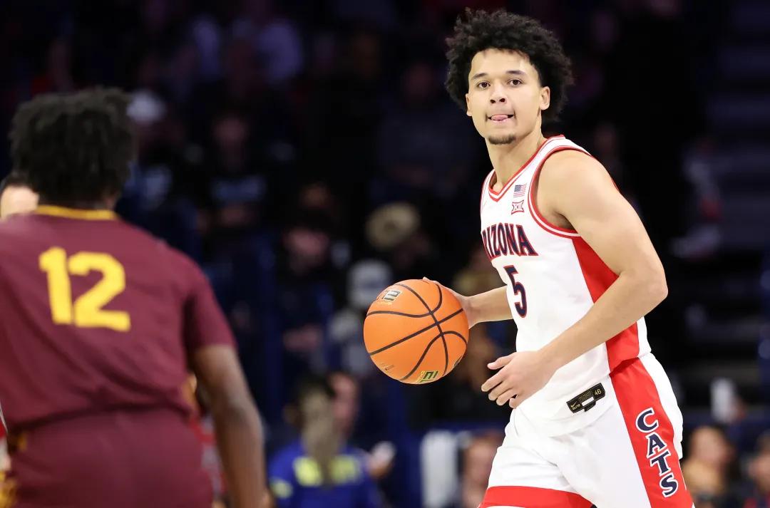 全美头号种子亚利桑那大学坐镇主场以107比71战胜了白求恩库克曼大学。本场比赛后