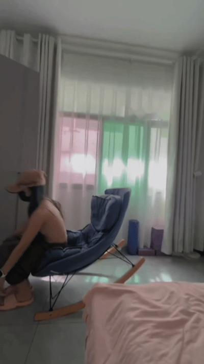 这个动作有点难度呢 ​​​