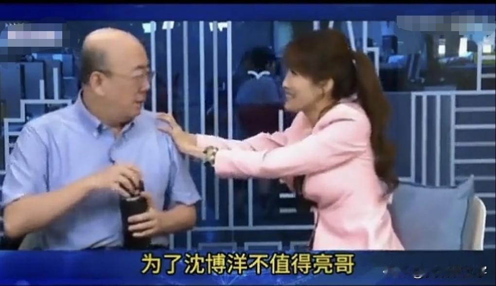 郭正亮今年65岁，最羡慕她工作中的两个美女搭档，不是一家人胜似一家人，他们都是务