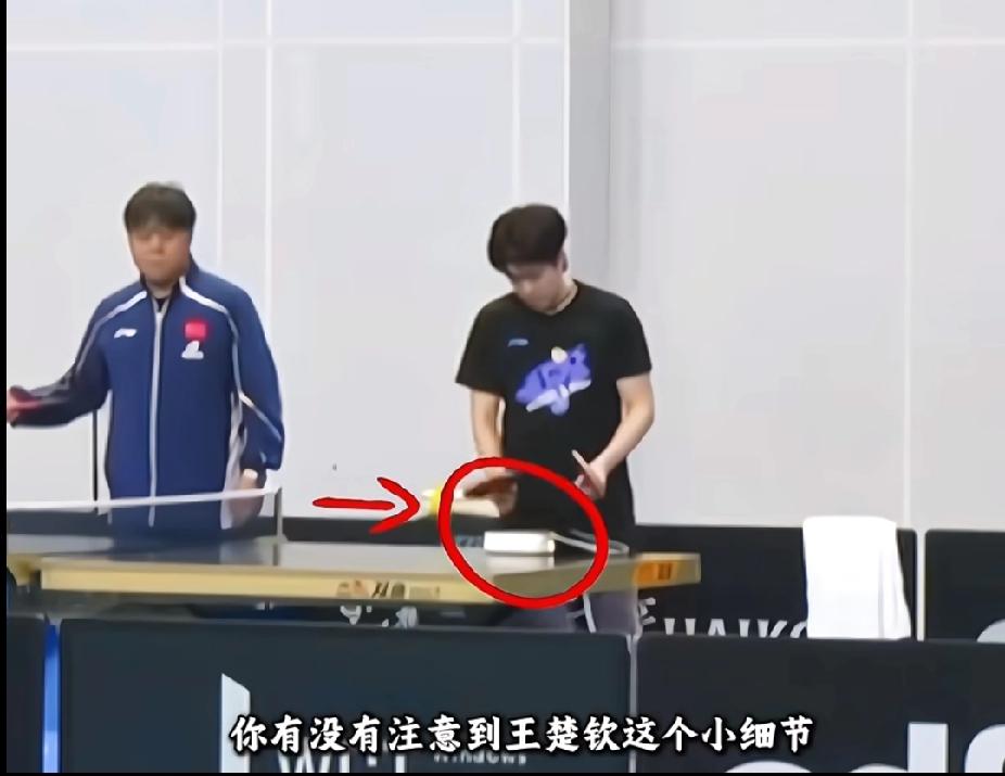 孙导把大头的球拍拿在手里的那一刻，我破防了💔
 
刷到这段视频，真的被孙逊指导