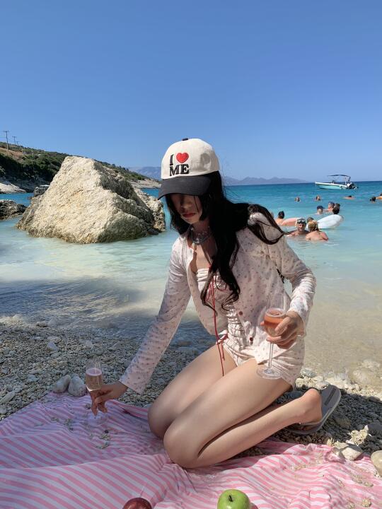 在海岛拍到了很ins的照片🌴🍉🍷🍏🍍