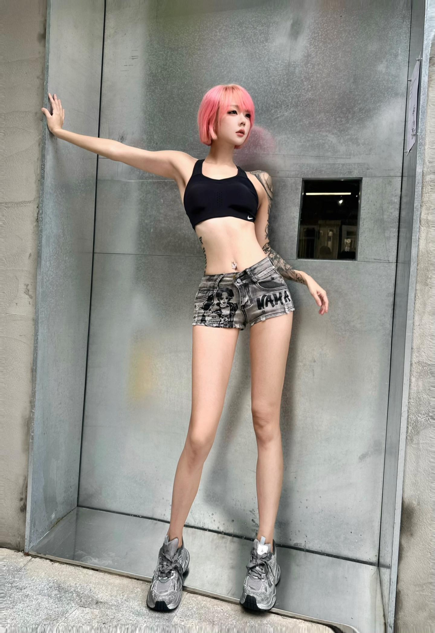 站街 男的不接女的不接 就站会儿。