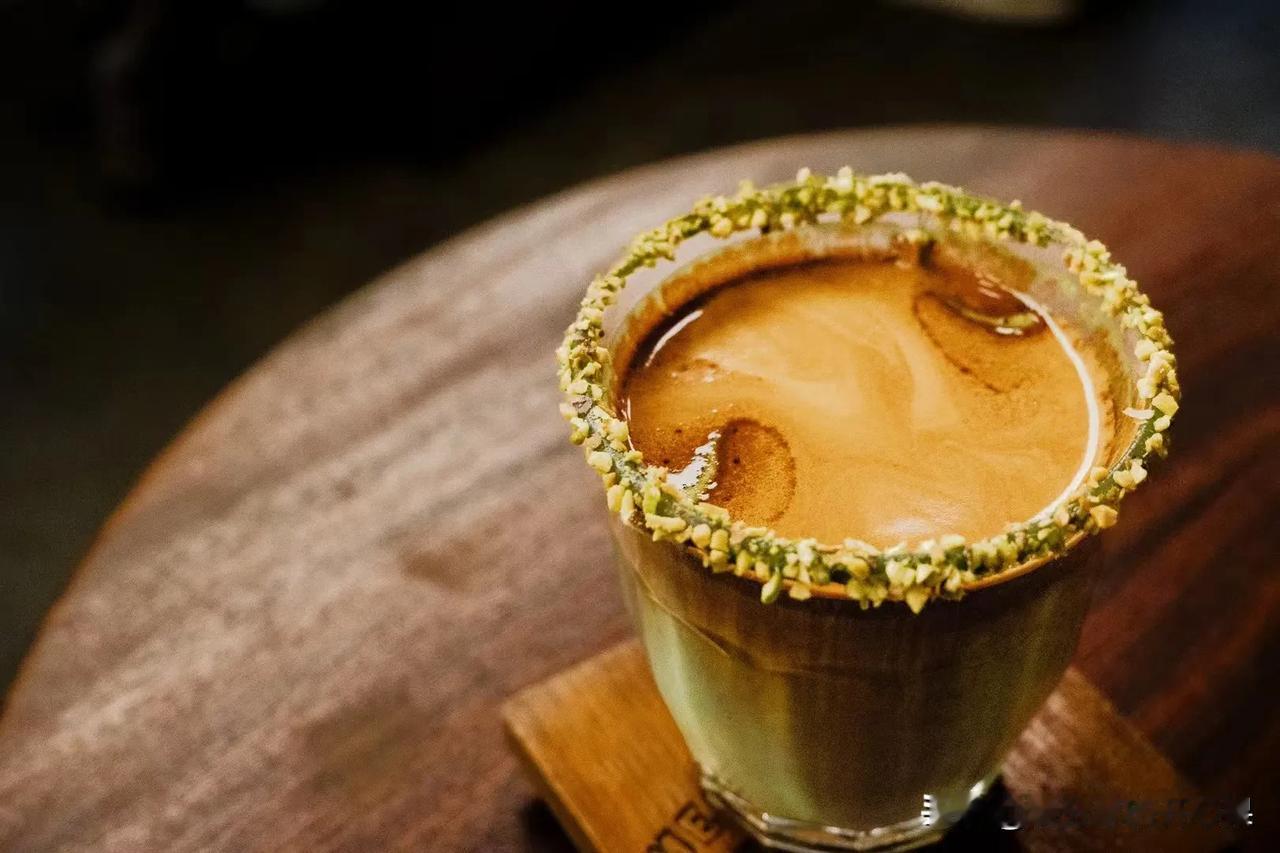 有没有人跟我一样，特别想把这个杯口舔干净的

也不知道从什么时候开始，我好像落伍