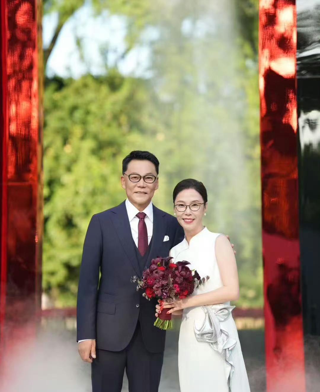 钱才是爱情的保鲜剂，要是李国庆就一个糟老头子，这个张女士肯定加确定不会嫁给他。爱