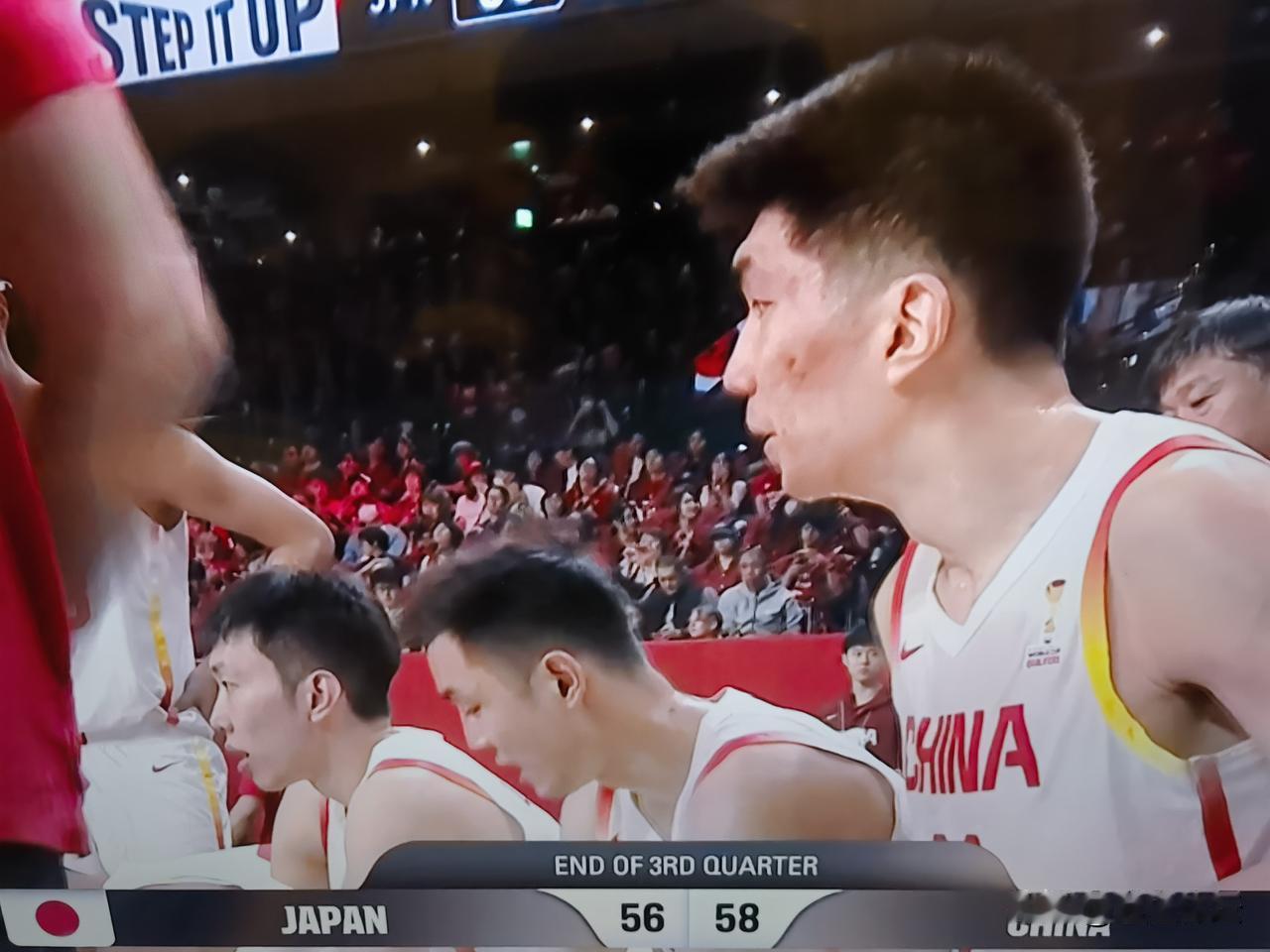 下半场，中国男篮实现了大逆转！58比56领先了日本男篮两分！真的没想到，下半场的