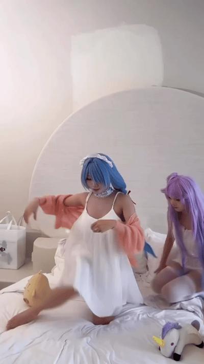 动漫美女 ​​​