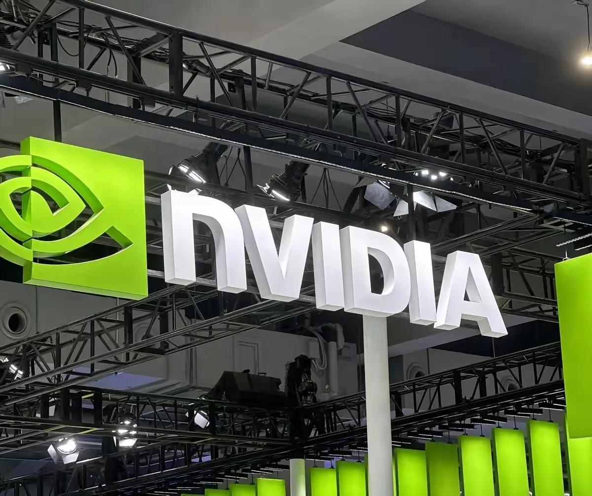 迟迟等不到中方审批，英伟达输了个精光，中方抓住了特朗普的把柄
 
这场芯片领域的