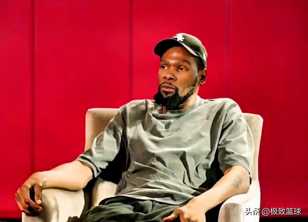 杜兰特喊话爱德华兹和东契奇！

今日，杜兰特在播客节目《Boardroom》中，