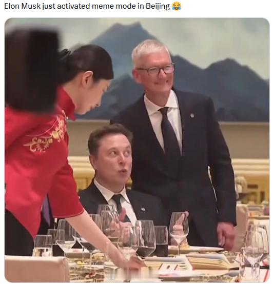 马斯克看样子是喝懵了，雷总、库克跑去合影时候做出调皮的表情，他还是一如既往的有趣