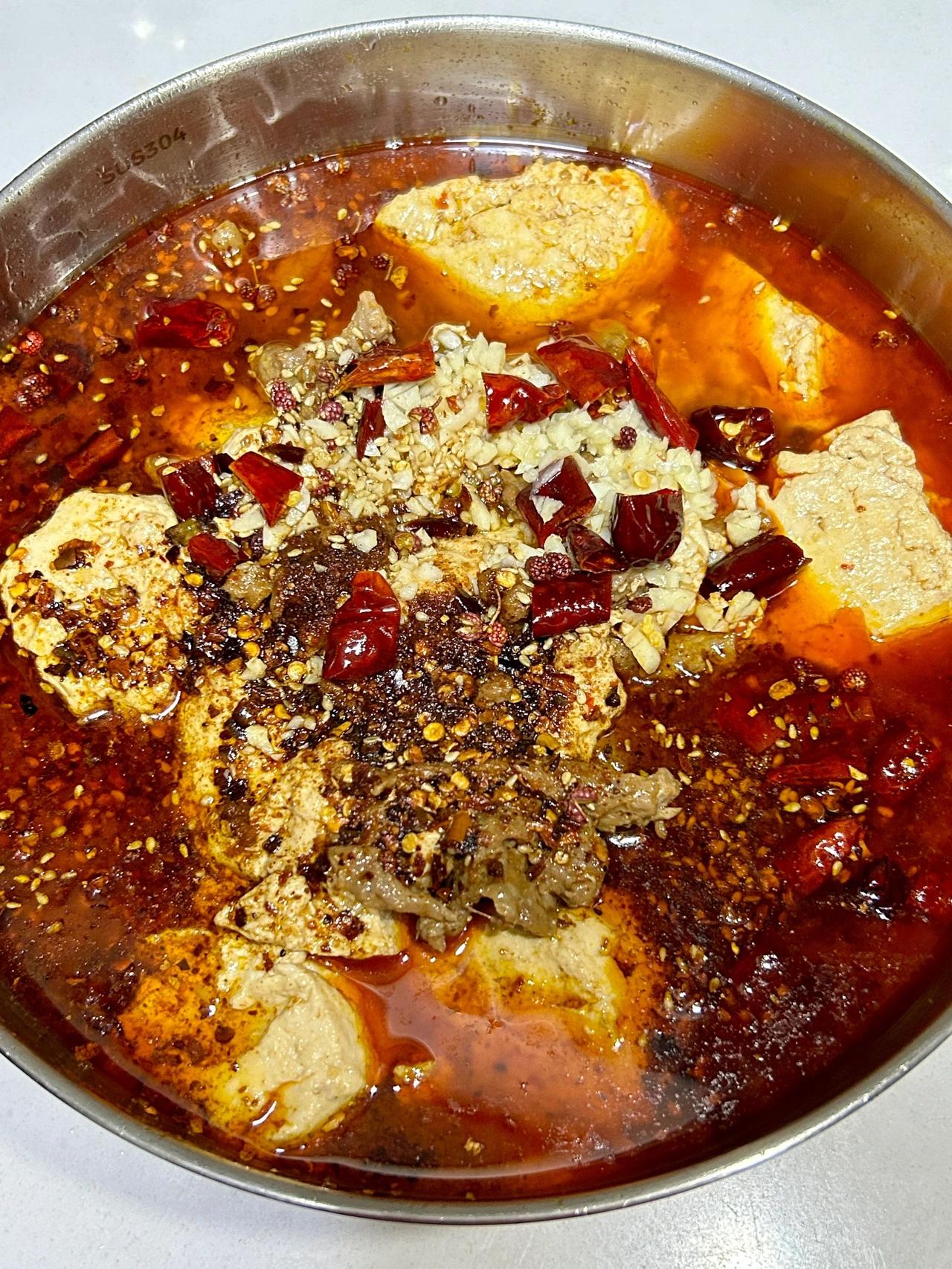 麻辣过瘾鲜香滑嫩的豆花儿牛肉
跟水煮肉片一样好吃的豆花儿牛肉都是我的心头爱啊，香