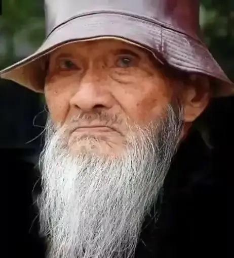 过了四十岁这道坎，咱兜里装啥都不如揣着个好身体实在。舍得在吃喝上花心思，日子才过